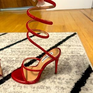 Steve Madden strappy red heals ♥️